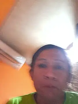 Snapshot of miicheele32 chatting on October 2025 08:26:01 AM miicheele32 online show from October 2025 08:26:01 AM