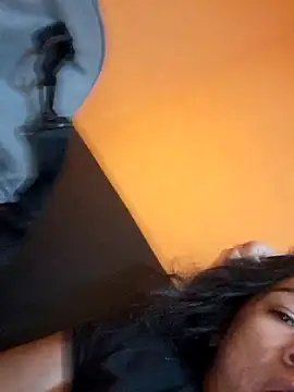 Snapshot of miicheele32 chatting on November 2025 08:45:02 PM miicheele32 online show from November 2025 08:45:02 PM