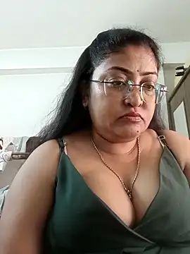 Snapshot of LAVERNIYA_ chatting on September 2025 05:07:01 AM LAVERNIYA  online show from September 2025 05:07:01 AM