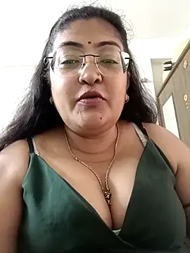 Snapshot of LAVERNIYA_ chatting on September 2025 05:30:02 AM LAVERNIYA  online show from September 2025 05:30:02 AM