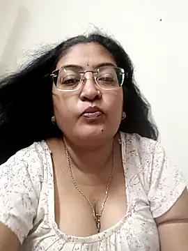 Snapshot of LAVERNIYA_ chatting on September 2025 03:32:02 AM LAVERNIYA  online show from September 2025 03:32:02 AM