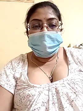 Snapshot of LAVERNIYA_ chatting on March 2025 03:07:01 PM LAVERNIYA  online show from March 2025 03:07:01 PM