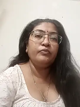 Snapshot of LAVERNIYA_ chatting on October 2025 06:33:02 AM LAVERNIYA  online show from October 2025 06:33:02 AM