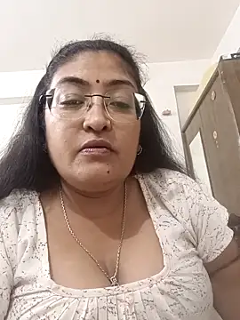 Snapshot of LAVERNIYA_ chatting on October 2025 12:35:01 PM LAVERNIYA  online show from October 2025 12:35:01 PM