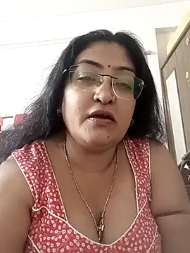 Snapshot of LAVERNIYA_ chatting on September 2025 12:33:02 PM LAVERNIYA  online show from September 2025 12:33:02 PM