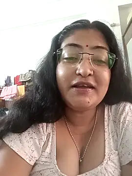Snapshot of LAVERNIYA_ chatting on October 2025 09:43:01 AM LAVERNIYA  online show from October 2025 09:43:01 AM