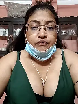 Snapshot of LAVERNIYA_ chatting on February 2025 09:01:02 PM LAVERNIYA  online show from February 2025 09:01:02 PM