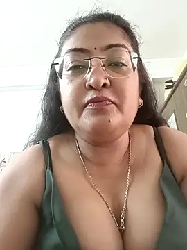 Snapshot of LAVERNIYA_ chatting on September 2025 05:50:02 AM LAVERNIYA  online show from September 2025 05:50:02 AM