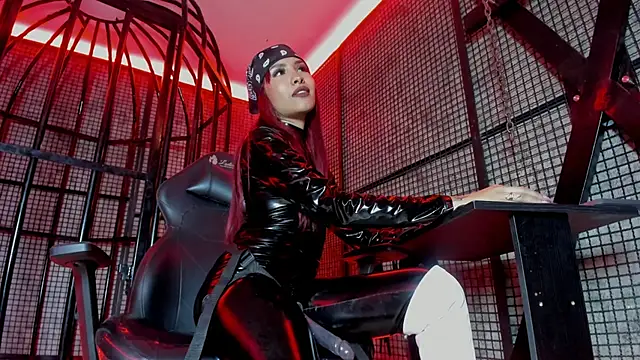 NAILAHARD online show from October 2025 01:43:02 PM