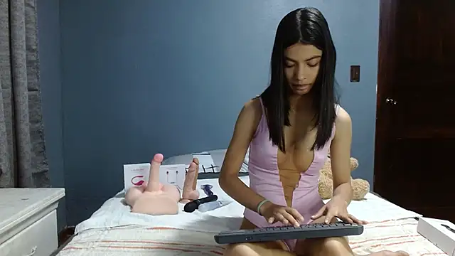 Snapshot of LiaOrtiz69 chatting on December 2024 12:14:02 AM LiaOrtiz69 online show from December 2024 12:14:02 AM