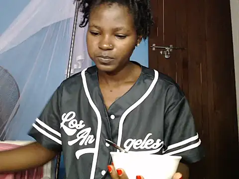 TrishaKalid online show from October 2025 08:15:02 AM