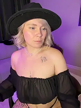 Charming Daphny online show from March 2026 06:56:01 PM