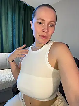 Snapshot of Charming_Daphny chatting on February 2026 09:31:02 AM Charming Daphny online show from February 2026 09:31:02 AM