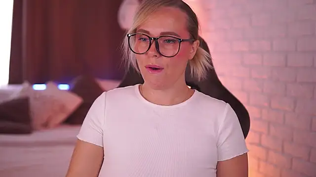 Charming Daphny online show from October 2025 05:42:02 AM