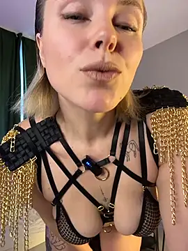 Snapshot of Charming_Daphny chatting on February 2026 06:33:02 AM Charming Daphny online show from February 2026 06:33:02 AM