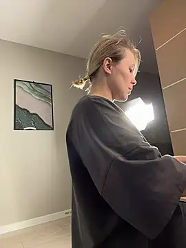 Snapshot of Charming_Daphny chatting on February 2026 06:13:02 AM Charming Daphny online show from February 2026 06:13:02 AM