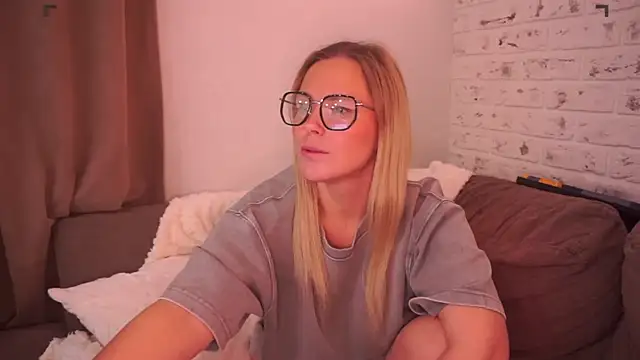 Charming Daphny online show from March 2025 03:55:02 PM