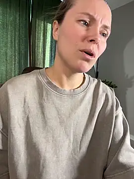 Snapshot of Charming_Daphny chatting on February 2026 07:30:01 AM Charming Daphny online show from February 2026 07:30:01 AM