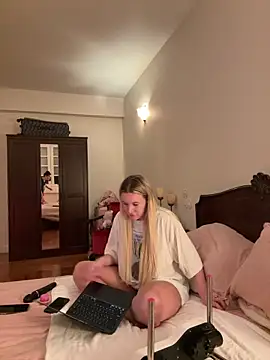 summermc xx online show from February 2026 09:13:02 PM