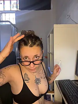 Hawitxui online show from October 2025 10:37:02 AM