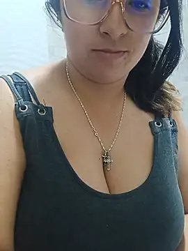  Angelinaandrade  online show from June 2026 01:25:01 AM