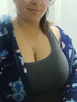  Angelinaandrade  online show from June 2026 01:10:01 AM