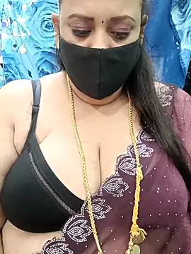 Snapshot of ashikaa_r chatting on October 2025 03:41:02 AM ashikaa r online show from October 2025 03:41:02 AM