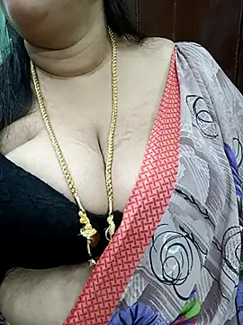 Snapshot of ashikaa_r chatting on February 2025 01:10:02 PM ashikaa r online show from February 2025 01:10:02 PM