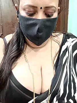 ashikaa r online show from December 2025 08:24:02 PM