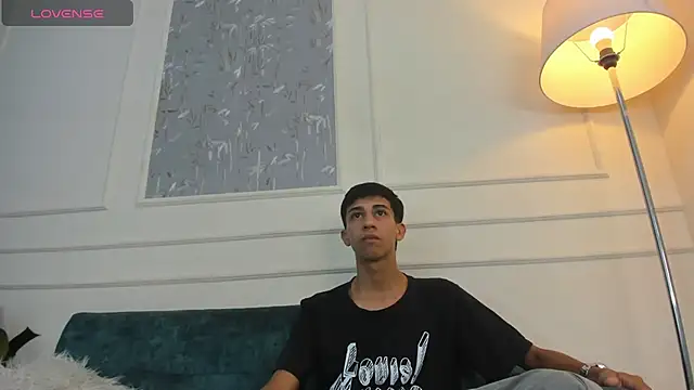 Lucian Davi online show from October 2025 04:37:02 PM
