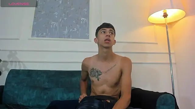 Lucian Davi online show from February 2025 12:49:02 PM