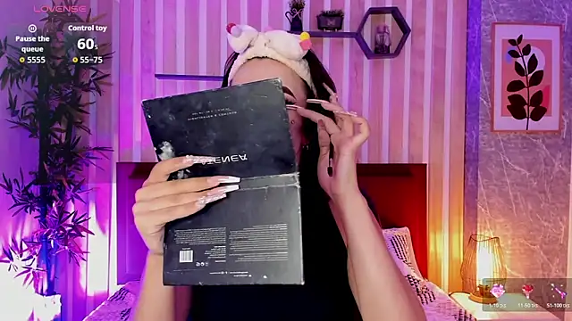 miah connor online show from November 2025 07:39:02 PM