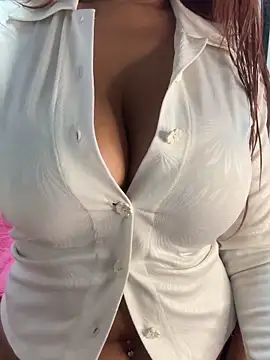 diosa202 online show from April 2026 03:52:02 AM