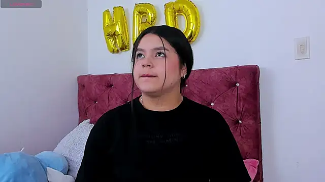 skyhotgirll online show from April 2026 05:49:02 PM