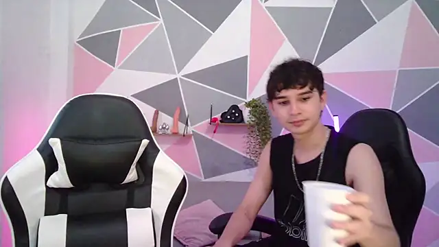 AndrewAnndCherry online show from May 2026 10:16:02 PM