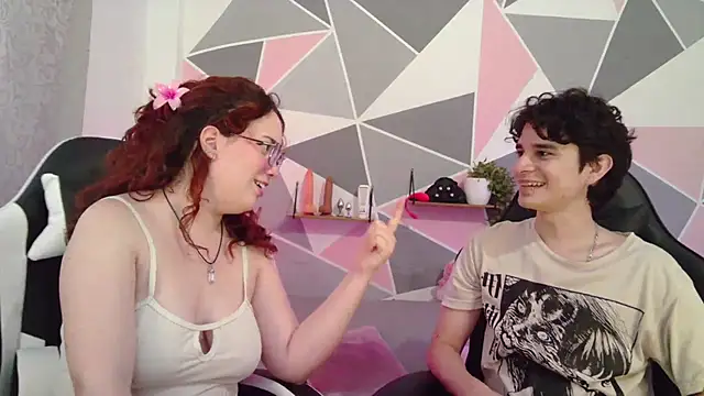 AndrewAnndCherry online show from April 2026 09:11:02 PM