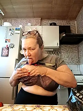 Snapshot of HelenaGlossX chatting on February 2025 12:33:02 PM HelenaGlossX online show from February 2025 12:33:02 PM