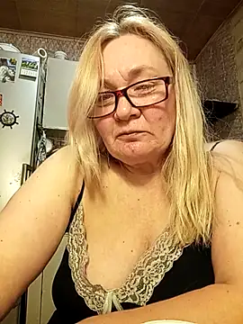 Snapshot of HelenaGlossX chatting on March 2025 05:33:01 PM HelenaGlossX online show from March 2025 05:33:01 PM
