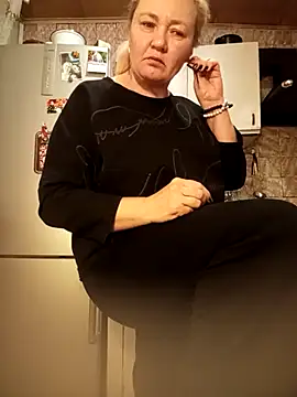 Snapshot of HelenaGlossX chatting on January 2025 01:45:01 AM HelenaGlossX online show from January 2025 01:45:01 AM