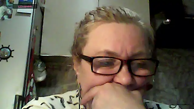 Snapshot of HelenaGlossX chatting on February 2025 05:47:02 PM HelenaGlossX online show from February 2025 05:47:02 PM