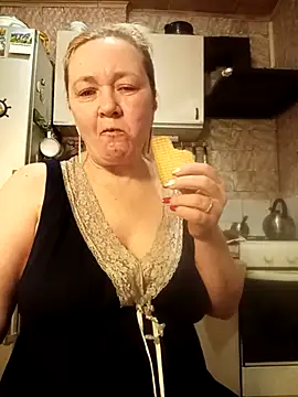 Snapshot of HelenaGlossX chatting on March 2025 01:43:01 AM HelenaGlossX online show from March 2025 01:43:01 AM
