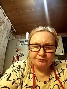 Snapshot of HelenaGlossX chatting on February 2025 03:40:01 PM HelenaGlossX online show from February 2025 03:40:01 PM
