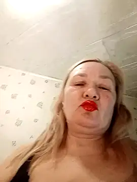 Snapshot of HelenaGlossX chatting on March 2025 01:12:02 PM HelenaGlossX online show from March 2025 01:12:02 PM