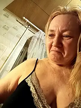 Snapshot of HelenaGlossX chatting on February 2025 01:41:01 AM HelenaGlossX online show from February 2025 01:41:01 AM