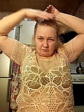 Snapshot of HelenaGlossX chatting on February 2025 04:25:01 PM HelenaGlossX online show from February 2025 04:25:01 PM
