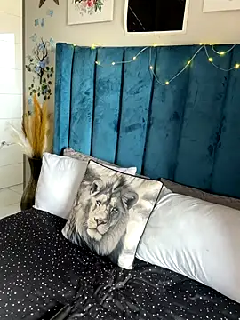 Dime-   online show from November 2025 01:33:02 PM