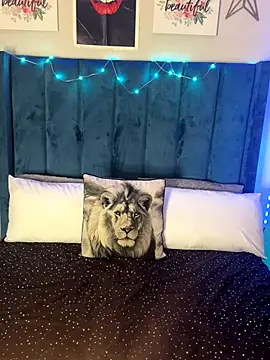 Dime-   online show from November 2025 11:04:02 PM