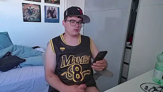 Snapshot of Marioo4k chatting on May 2026 08:22:02 AM Marioo4k online show from May 2026 08:22:02 AM