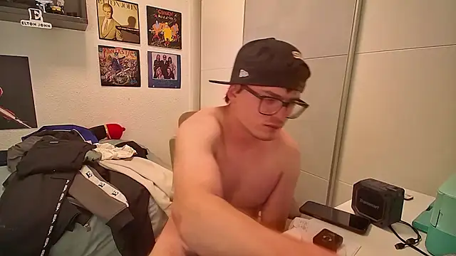 Marioo4k online show from April 2026 04:00:02 PM