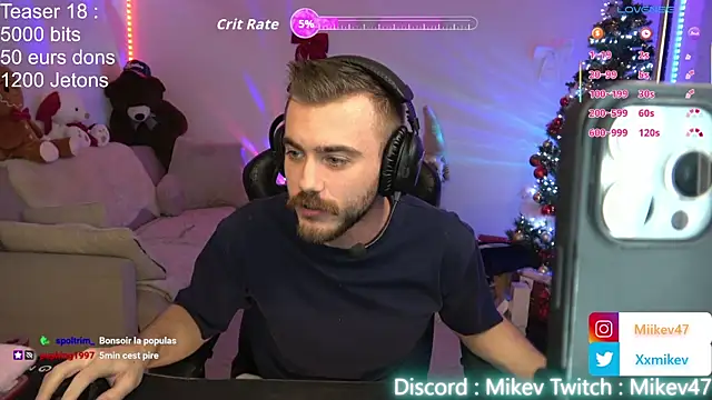 Snapshot of Mikev chatting on December 2025 07:07:02 PM Mikev online show from December 2025 07:07:02 PM